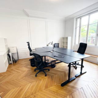 Bureau privé 24 m² 4 postes Location bureau Rue des Perchamps Paris 75016 - photo 1